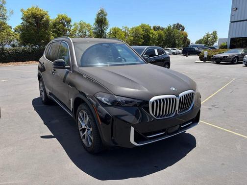 Black Sapphire Metallic 2024 BMW X5 sDrive40i