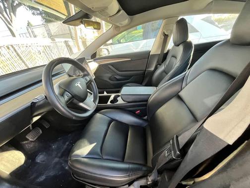 2022 Tesla Model 3 Standard Range