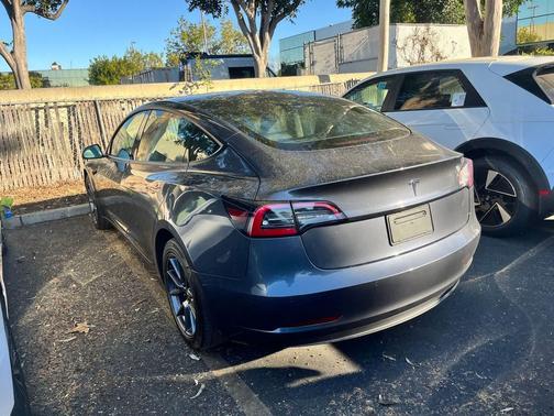 2022 Tesla Model 3 Standard Range