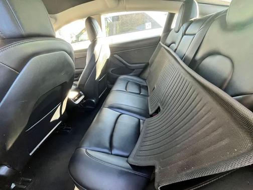 2022 Tesla Model 3 Standard Range