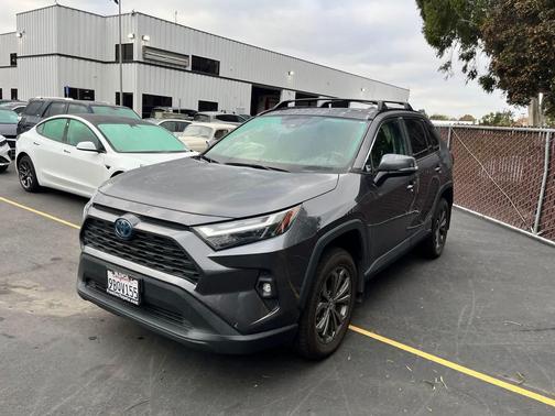 2022 Toyota RAV4 Hybrid XLE Premium