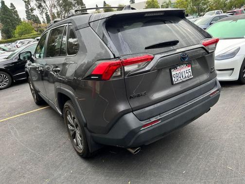 2022 Toyota RAV4 Hybrid XLE Premium