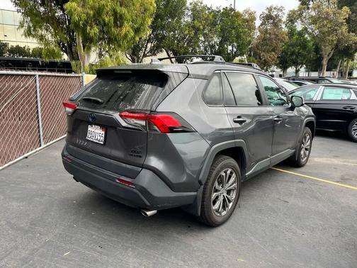 2022 Toyota RAV4 Hybrid XLE Premium