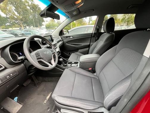 2021 Hyundai TUCSON SE