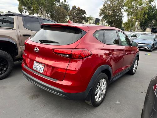 2021 Hyundai TUCSON SE