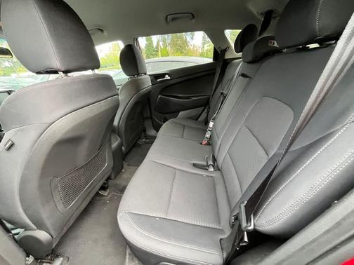 2021 Hyundai TUCSON SE