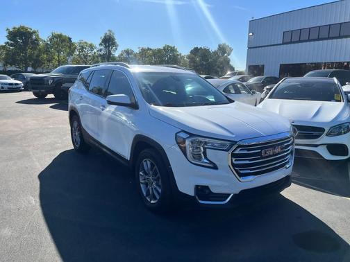 2023 GMC Terrain SLT