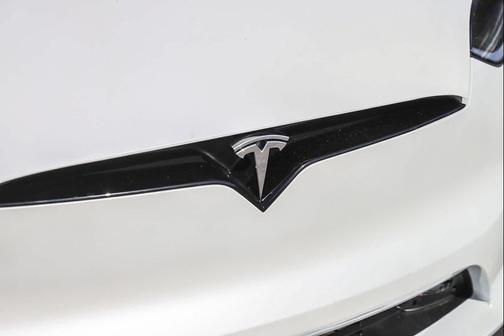 Pearl White Multi-Coat 2024 Tesla Model X Long Range
