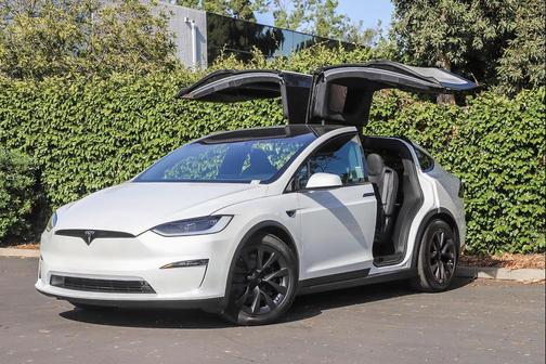 Pearl White Multi-Coat 2024 Tesla Model X Long Range