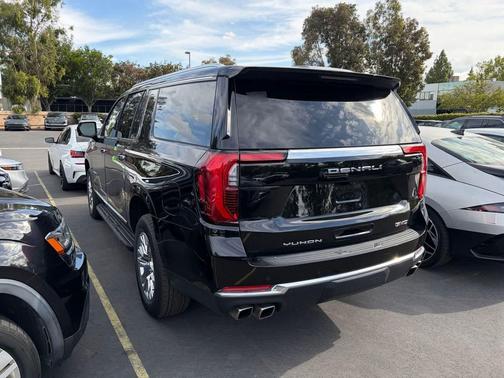 Onyx Black 2025 GMC Yukon XL Denali