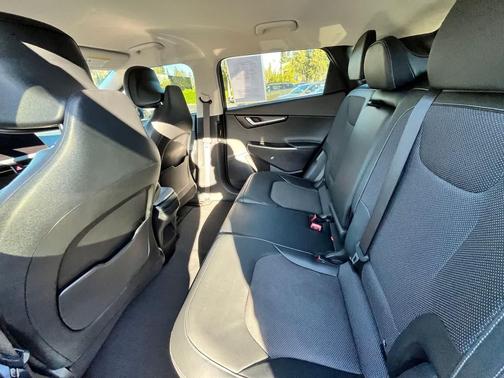 2022 Kia EV6 Light