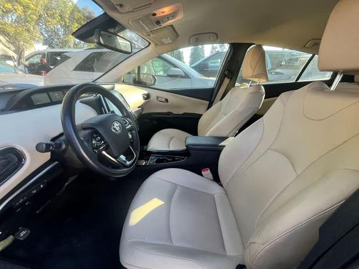 2021 Toyota Prius L