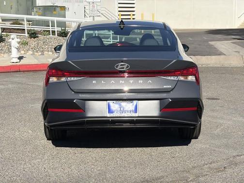 2025 Hyundai ELANTRA HEV Limited