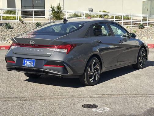 2025 Hyundai ELANTRA HEV Limited