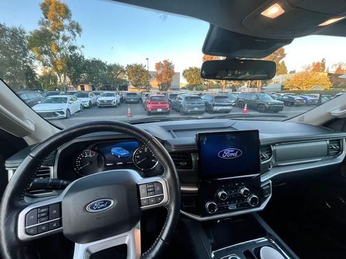 2024 Ford Expedition XLT