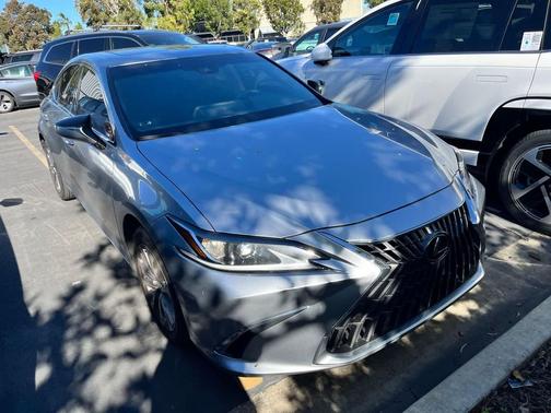 2022 Lexus ES 350 Base