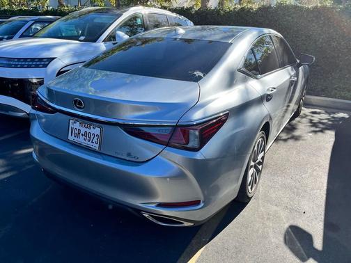 2022 Lexus ES 350 Base