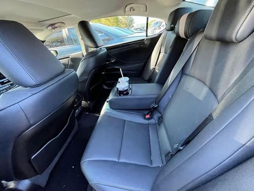 2022 Lexus ES 350 Base