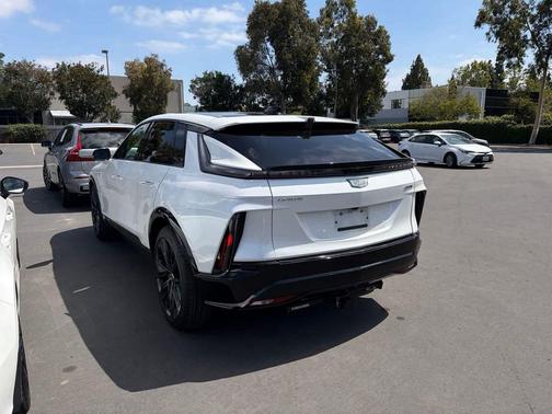 Crystal White Tricoat 2025 Cadillac LYRIQ Sport