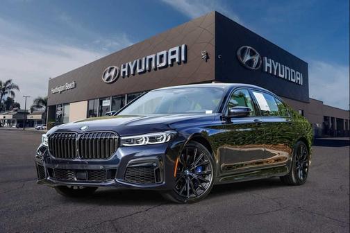 Carbon Black Metallic 2022 BMW 740 i