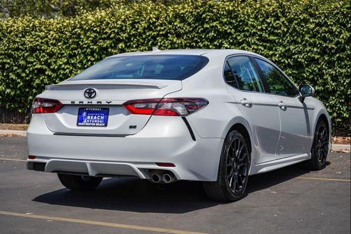 Ice Edge 2022 Toyota Camry SE