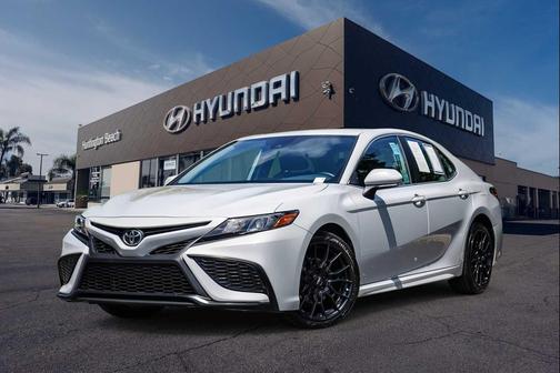 Ice Edge 2022 Toyota Camry SE