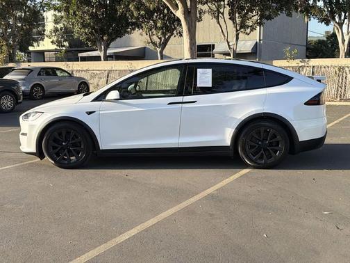 2023 Tesla Model X Standard Range