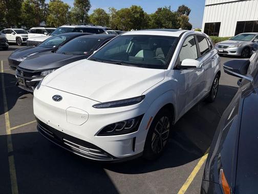 Lunar White 2023 Hyundai KONA EV Limited