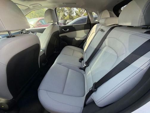 Lunar White 2023 Hyundai KONA EV Limited