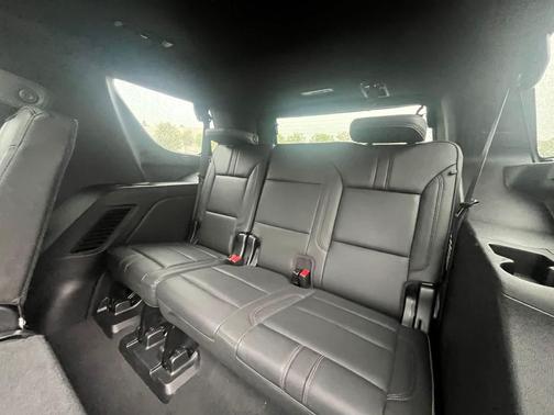 2023 Chevrolet Tahoe 4WD RST