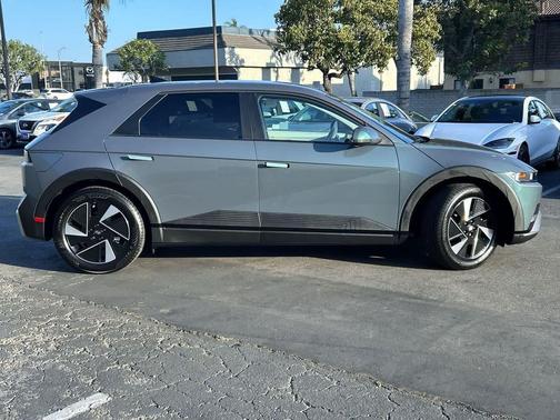 2025 Hyundai IONIQ 5 SE