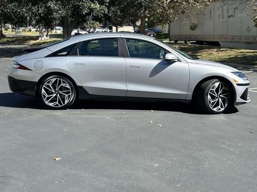2024 Hyundai IONIQ 6 SEL