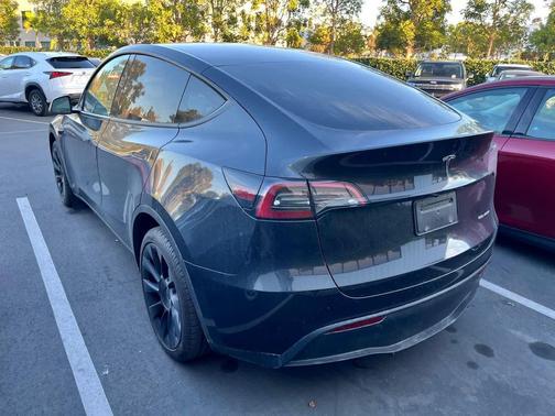 2024 Tesla Model Y Long Range Dual Motor All-Wheel Drive