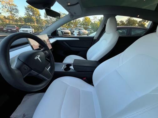 2024 Tesla Model Y Long Range Dual Motor All-Wheel Drive