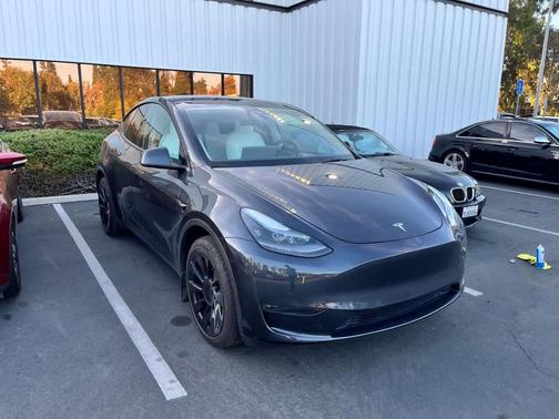2024 Tesla Model Y Long Range Dual Motor All-Wheel Drive