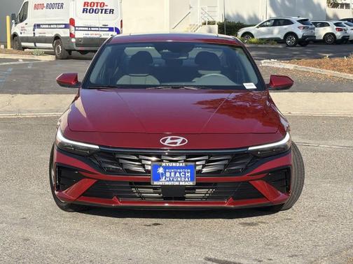 2025 Hyundai ELANTRA SEL