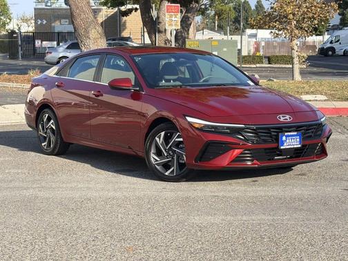 2025 Hyundai ELANTRA SEL