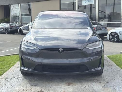2024 Tesla Model X Long Range