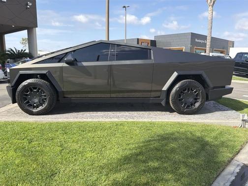 2024 Tesla Cybertruck All-Wheel Drive