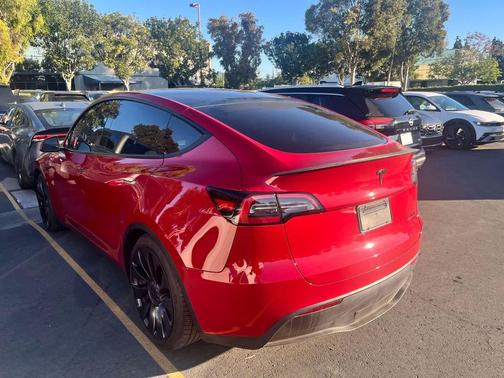 2023 Tesla Model Y Performance