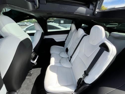 2022 Tesla Model X Dual Motor All-Wheel Drive