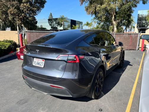 2024 Tesla Model Y Long Range Dual Motor All-Wheel Drive