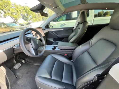 2024 Tesla Model Y Long Range Dual Motor All-Wheel Drive