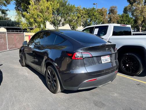 2024 Tesla Model Y Long Range Dual Motor All-Wheel Drive