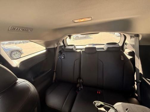 2025 Toyota Sienna LE