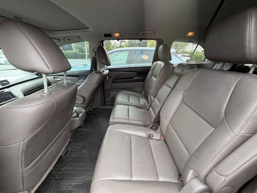 White Diamond Pearl 2016 Honda Odyssey