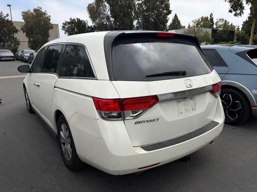 White Diamond Pearl 2016 Honda Odyssey
