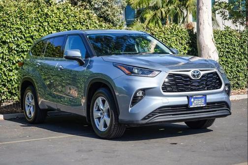 Moon Dust 2021 Toyota Highlander LE