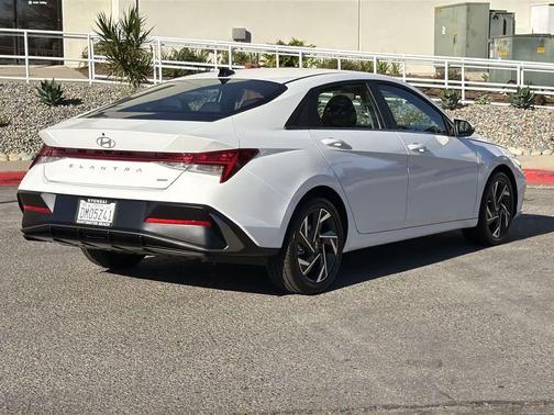 2025 Hyundai ELANTRA HEV Limited