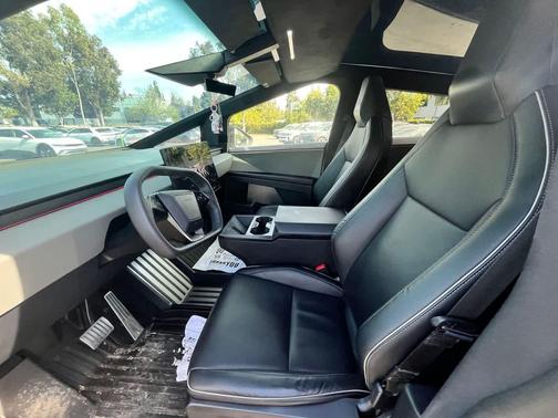 2024 Tesla Cybertruck All-Wheel Drive